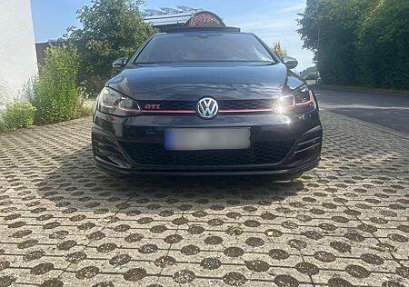 VW Golf Volkswagen 2.0 TSI DSG GTI Performance Dynaudio