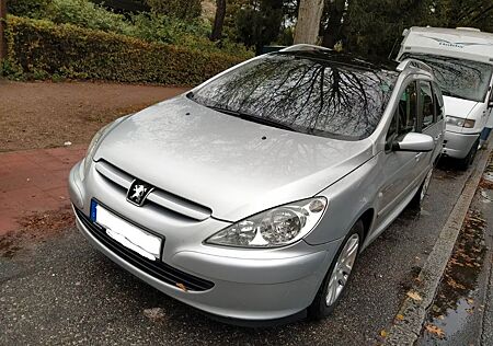 Peugeot 307 Quiksilver HDI 110, 7 Sitzen, Klima, Anhänge
