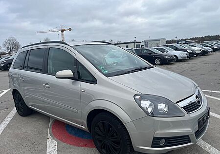 Opel Zafira B Edition/Klima/Ahk/zahnriemen neu/ Tüv