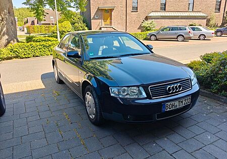 Audi A4 1.6 -