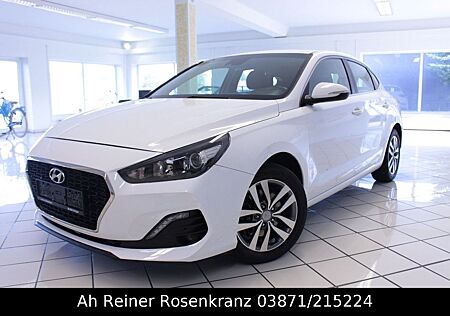 Hyundai i30 Fastback Trend Alu Allwetter PDC