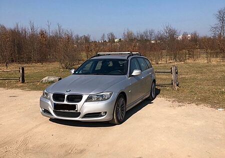 BMW 318i Touring - Silber
