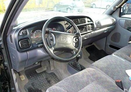 Dodge RAM Automatik 1500 4x4 V8 5.9