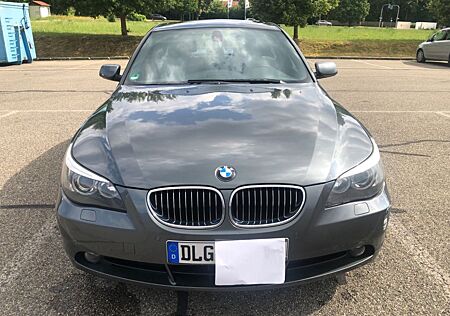 BMW 523i A -