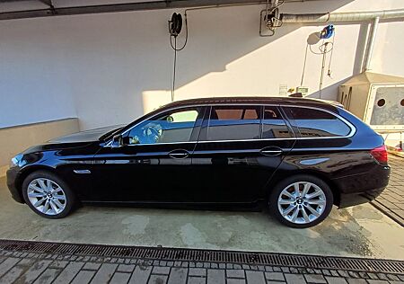 BMW 520i Touring Luxury Line