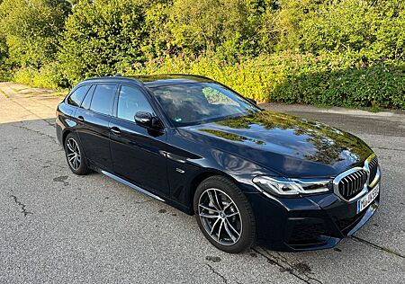 BMW 530e xDrive Touring A - Pro,AHK,HUD,Laser,SportP