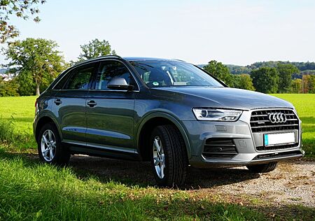 Audi Q3 sport 2.0 TFSI quattro s tronic*SzHz*AHK*NAVI