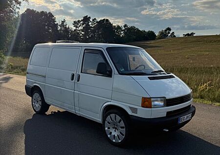 VW T4 Kombi Volkswagen T4 Camper / Neu Aufgebaut