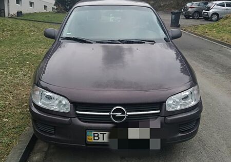 Opel Omega 2.0 -
