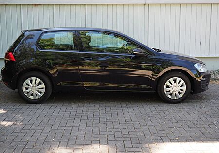 VW Golf Volkswagen VII Lim. Trendline Zahnriemen-Serv.-TÜV NEU