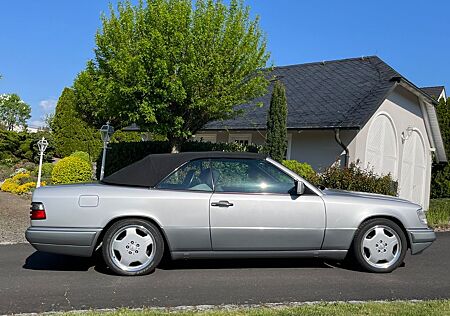 Mercedes-Benz CE 220 E 220 Cabrio Perfektes Deutsches Auto aus 1.Hand