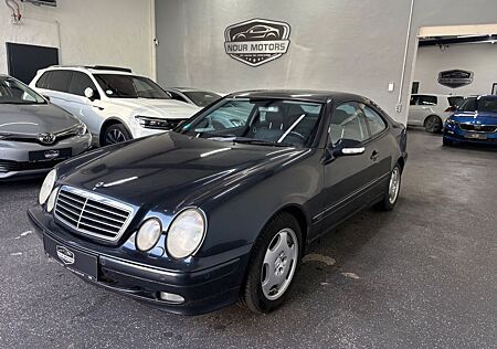 Mercedes-Benz CLK 320 Avantgarde (Roststellen , Text Lesen)