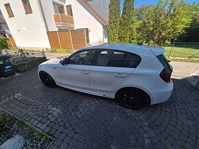 BMW 130i M-Paket - 258PS - Xenon - Navi - PDC