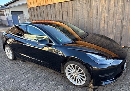 Tesla Model 3 AWD Long Range 2019 Matrix LED