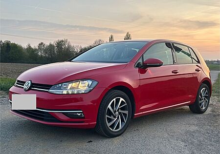 VW Golf Volkswagen 1.0 TSI Sound Facelift Navi Sitzheizung usw
