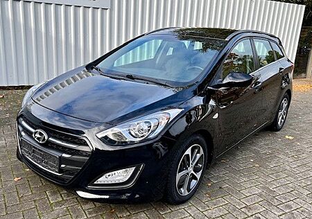 Hyundai i30 gebraucht kaufen Hyundai i30 cw blue Trend