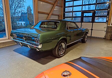 Ford Mustang V8 TÜV/H neu Automatik Servo Oldtimer 67