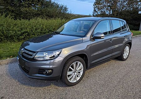 VW Tiguan Volkswagen 2.0 TDI DSG 4MOT BMotion T Trend & Fu...