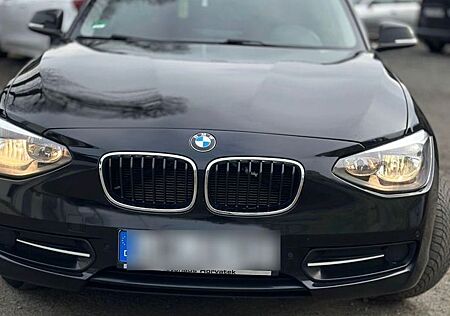 BMW 116d Sport Line rotes Leder Automatik unfallfrei