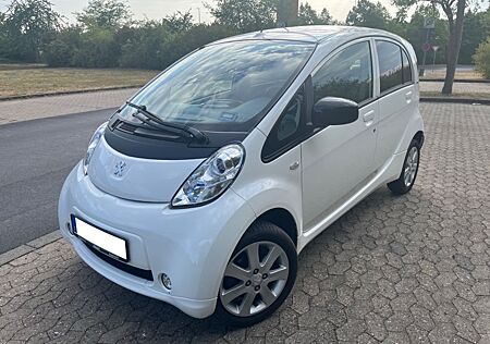 Peugeot iOn Active