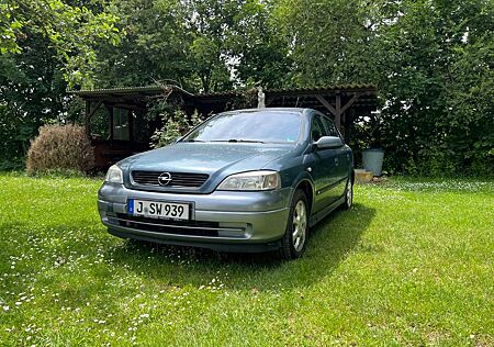 Opel Astra 1.6 16V Selection | 8-fach bereift