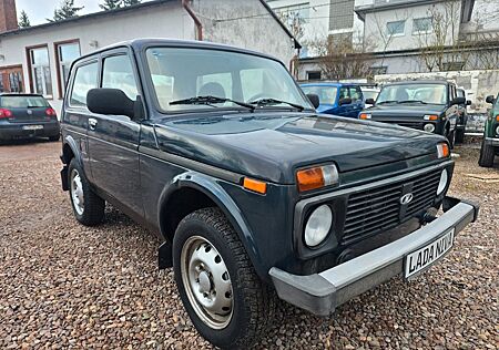 Lada Taiga *4x4*AHK*CD-Radio*2 Hand*Tüv Neu*