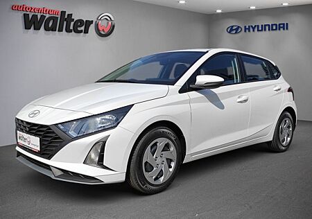 Hyundai i20 1,2l/ Select/ Einparkhilfe hinten