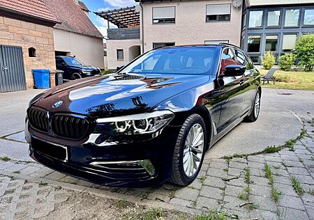BMW 540d Touring xDrive Luxury Line NAVI,LED,AHK,HUD