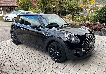 Mini ONE Backyard Automatic NAVI, Automatic, Klima