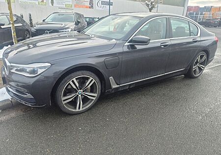BMW 740e iPerformance Laser HUD Soft GSHD 360"DAB