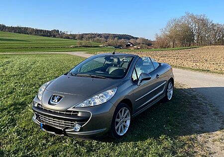 Peugeot 207 CC Roland Garros 120PS Vollleder