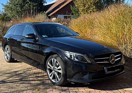 Mercedes-Benz C 200 TÜV / Bremsen / Winterreifen NEU - 8x bereift
