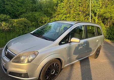 Opel Zafira 1.8 -