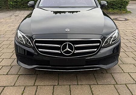 Mercedes-Benz E 220 d 4MATIC Autom. -1.Hand.Scheckheftgepflegt