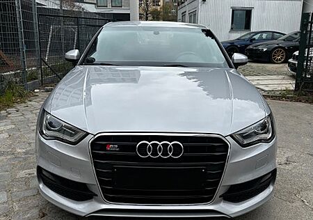 Audi A3 Limousine quattro Aut*Navi*S-Line