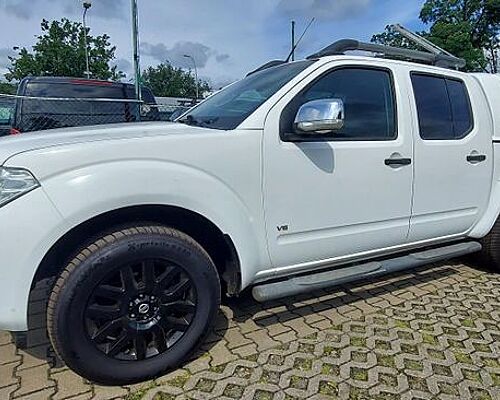 Nissan Navara Pickup Double Cab LE V6 4X4.AHK.SHZ