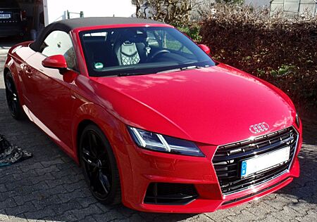 Audi TT Roadster 2.0 TFSI S tronic quattro -