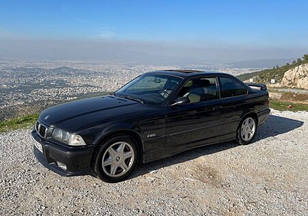 BMW 320i Coupe