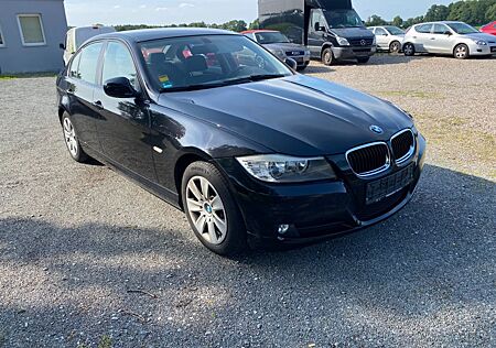 BMW 318i E90 Limousine, Facelift, Scheckheft bei