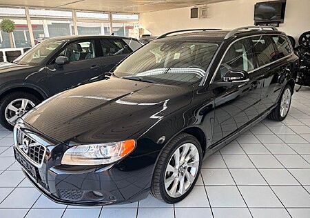 Volvo V70 Kombi Summum AWD-Leder-Aut-Ssd-Navi-Todw