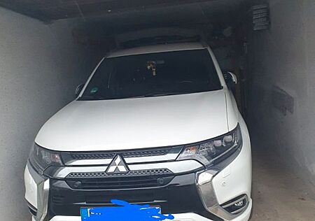 Mitsubishi Plug in Hybrid Outlander Plug-in Hybrid Outlander