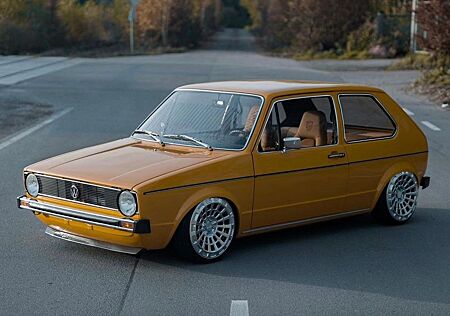 VW Golf Volkswagen 1 RESTAURIERT