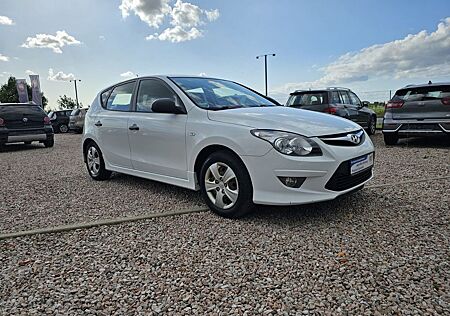 Hyundai i30 Edition+ Scheckheftgepflegt! 2Hand! TüV neu!