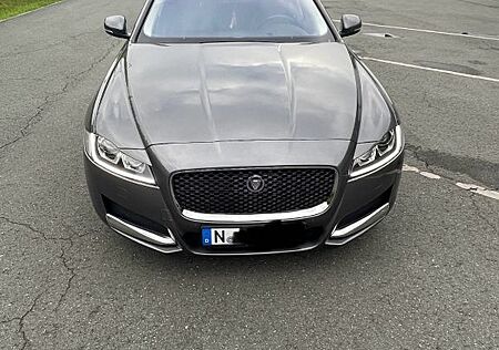 Jaguar XF E-Performace 163PS Prestige Automatik Pre...