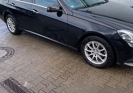 Mercedes-Benz E 220 BlueTEC T BlueEFF. Edition Autom. Edition