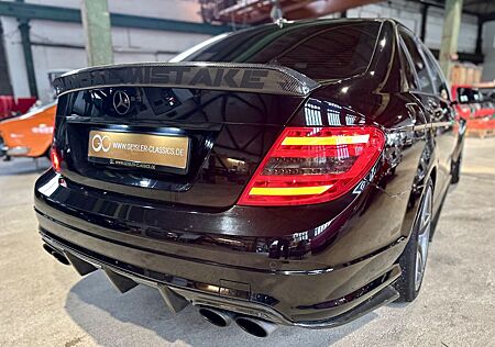 Mercedes-Benz C 63 AMG V8 6.3 Performance Plus Carbon 487PS