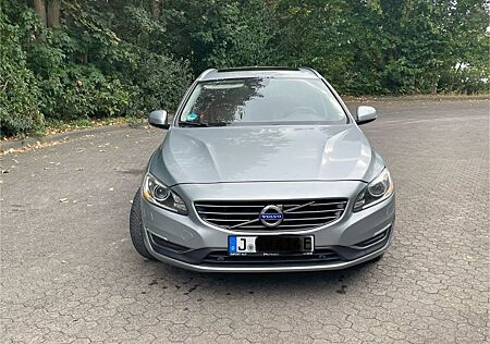 Volvo V60 D6 AWD Plug-in-Hybrid Summum