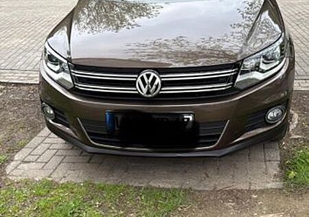 VW Tiguan Volkswagen 2.0 TDI DSG 4MOTION Sport & Style Spo...