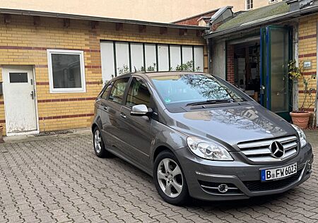 Mercedes-Benz B 180 BlueEFFICIENCY -