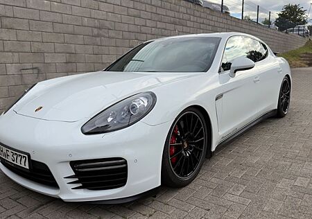 Porsche Panamera GTS GTS